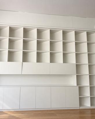 LIBRERIA SU MISURA IN LEGNO LACCATO – COME NUOVA