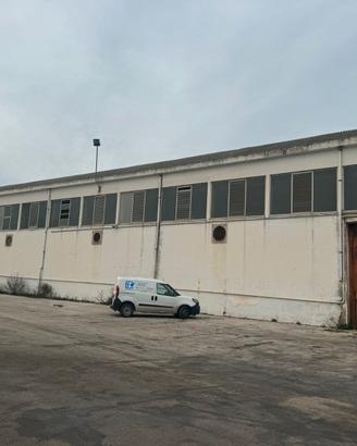 Capannone industriale per stoccaggio e logistica