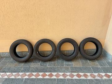 4 gomme invernali Dunlop Winter Response 185/60R15