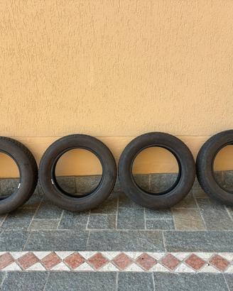 4 gomme invernali Dunlop Winter Response 185/60R15