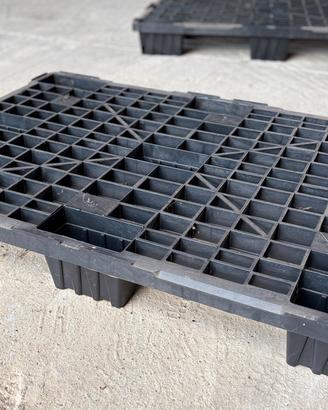 Pallet in plastica per esportazione 120x80 cm