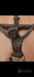 crocifisso in pietra lavica 