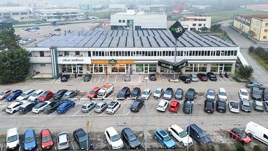 NEGOZIO A PORTO MANTOVANO