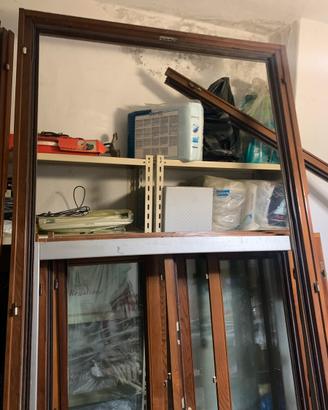 Fnestre con doppi vetri e 2 zanzariere molto buone