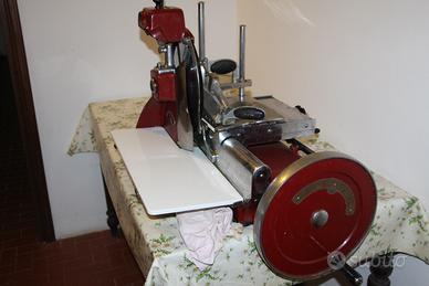Affettatrice manuale a volano