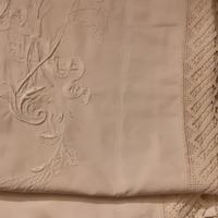 antichissime lenzuola con ricamo e pizzo