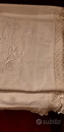 antichissime lenzuola con ricamo e pizzo