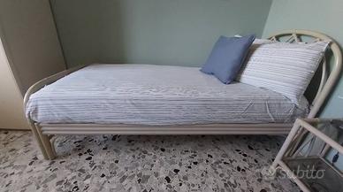 Letto singolo in bambu, doghe materasso comodino