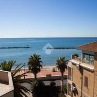 2 LOCALI A SANTA MARINELLA