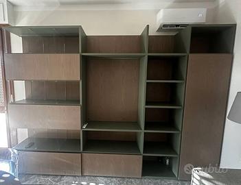 Parete attrezzata e mobile angolare legno massello
