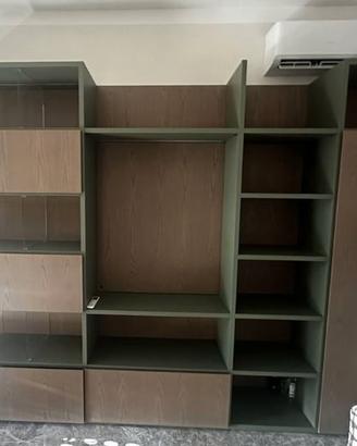 Parete attrezzata e mobile angolare legno massello