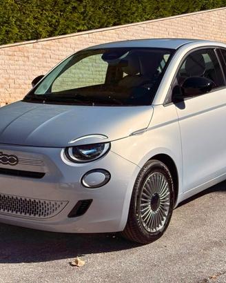 FIAT 500 Berlina Hybrid Icon