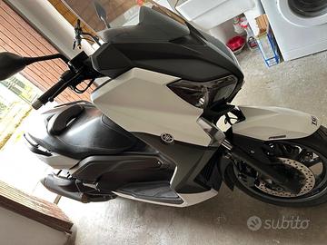 Yamaha X-Max 400 - 2014