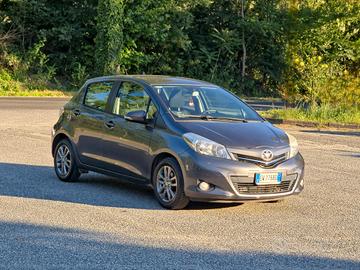 Toyota Yaris 1.0 5 porte Lounge CV-69 E5B Manuale 