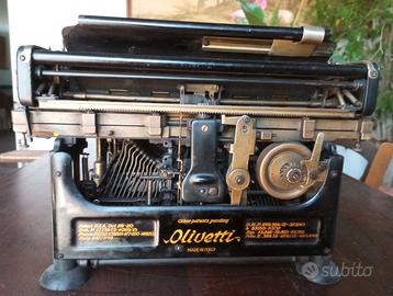 Macchina da scrivere Olivetti M 20
