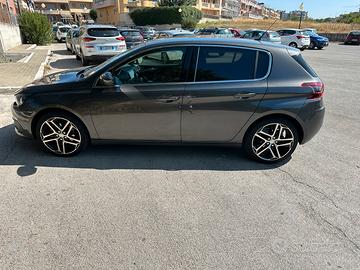 Peugeot 308 2021