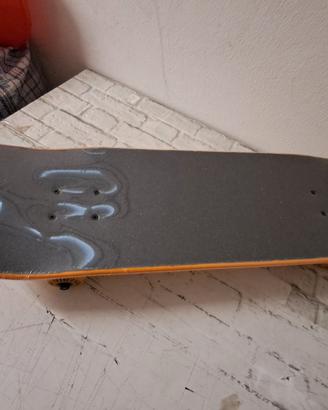 skateboard pubblicitario Frankie garage 