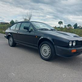 Alfa Romeo Alfetta GTV 6 2.5i