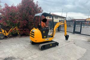 E227 - Escavatore 18 q JCB 8018