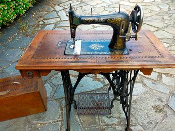 macchina da cucire d'epoca Wertheim/Biarly