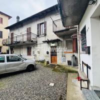 CASA SEMIINDIPENTE DA RISTRUTTURARE CON POSTO AUTO