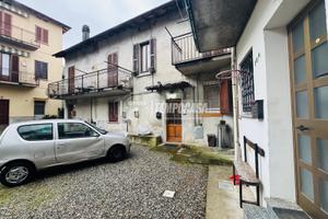 CASA SEMIINDIPENTE DA RISTRUTTURARE CON POSTO AUTO
