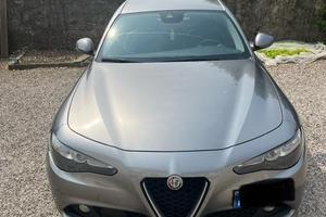 Alfa Romeo Giulia 2.2 Diesel 180cv cambio Automati