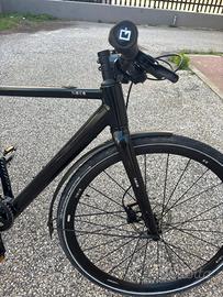 Bicicletta con pedalata assistita 