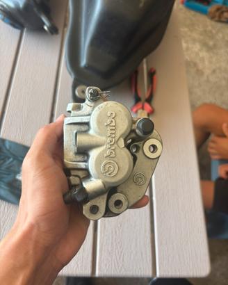 pinza brembo 2 pistoncini