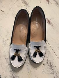 Scarpe sportive in pelle bianca e blu