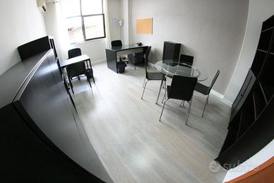 Stanza per ufficio professionale con posto auto