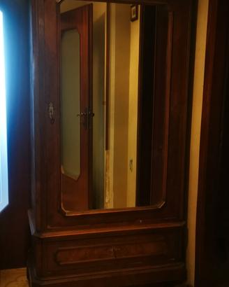 armadio in noce massello