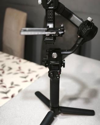 Dji Ronin SC2 gimbal per fotocamere.