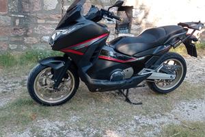 Honda integra 750 s