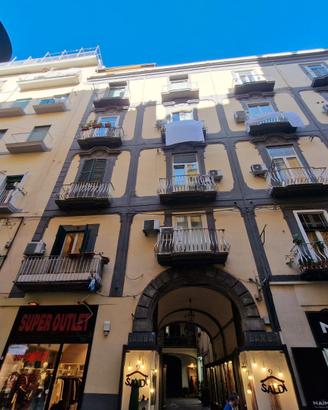 Quadrilocale in Via Chiaia