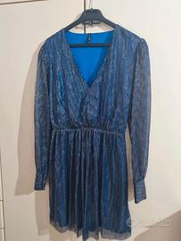 vestito con scollo a v