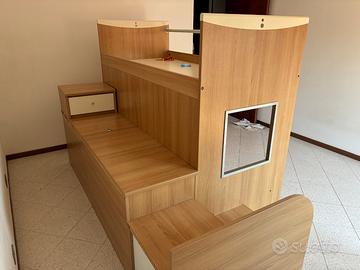 Letto a castello per bambini con cassettoni