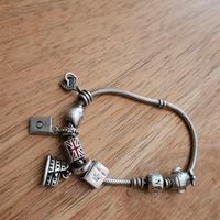Pandora e 7 charm 