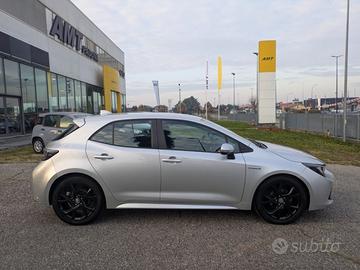 TOYOTA Corolla 1.8 Hybrid Black edition