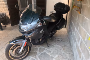 HONDA DEAUVILLE 700 ABS
