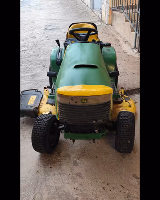 trattorino tagliaerba John Deere 
