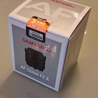 Samyang 12 mm AF f2 attacco Fuji X