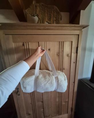Borsa bianca morbida effetto peluche