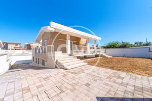 Villa di 220 m² con 4 locali a Ardea