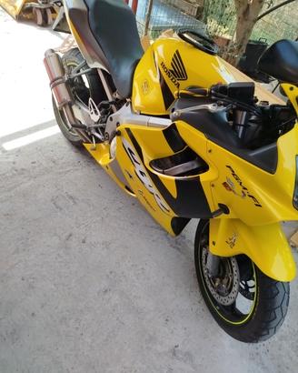 CBR 600 F1 i