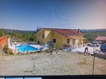 Villa con piscina e terreno