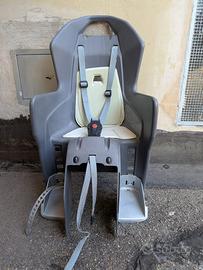 Seggiolino bici posteriore per bambini con cinture
