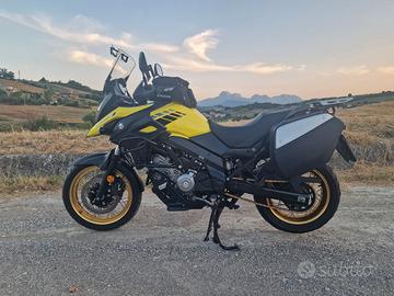 Suzuki V-Strom 650 XT 2020. Condizioni eccellenti.