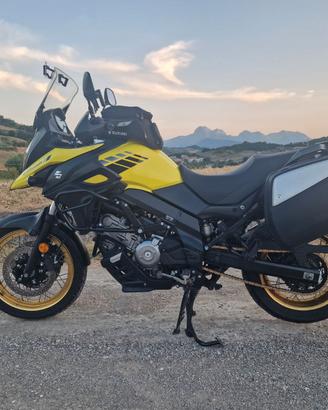 Suzuki V-Strom 650 XT 2020. Condizioni eccellenti.