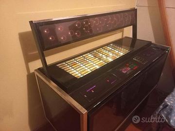 Jukebox SEEBURG REGENCY mod. FC1, con dischi a 45